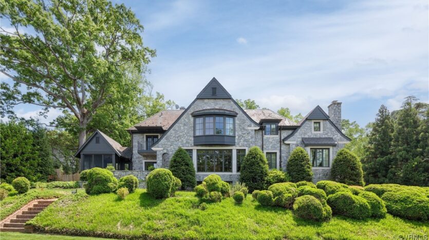5210 Riverside Drive