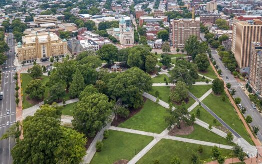 612 W Franklin Street #11B