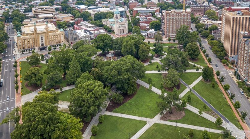 612 W Franklin Street 11B